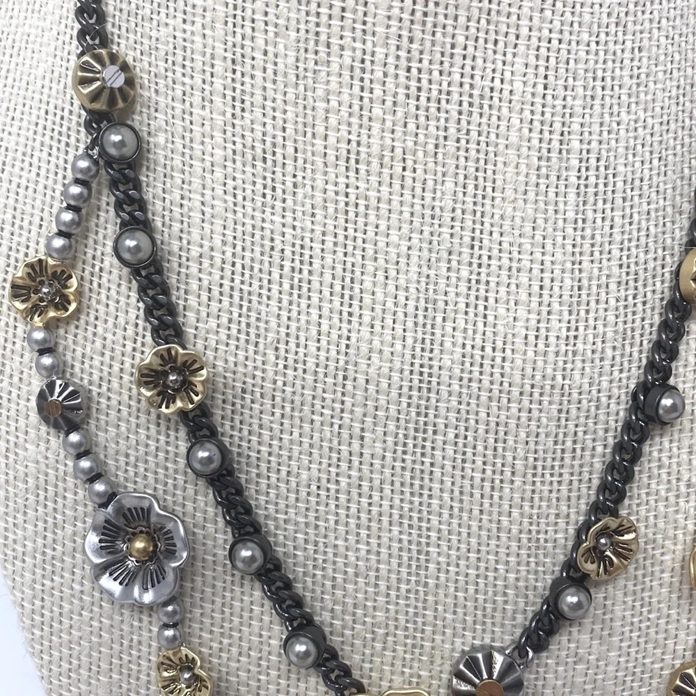 COACH Womens Tea Rose Applique Mixed-Metal Chain 18” Necklace Eclectic Studs NEW